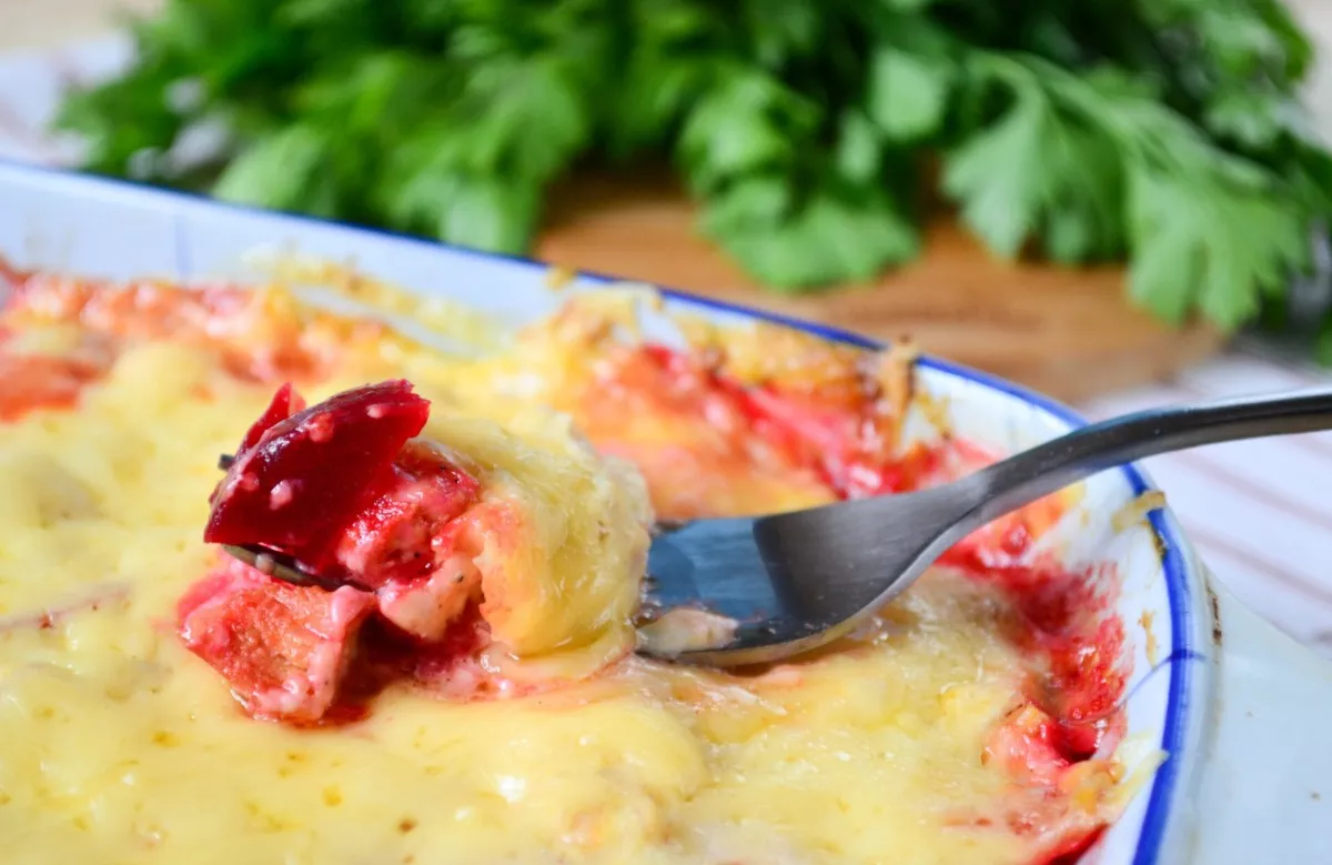 Burokėlių troškinys su vištiena