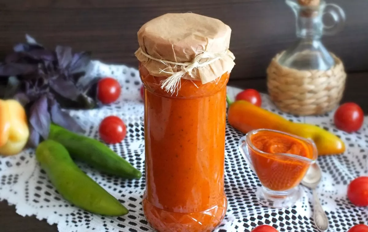 Sugo padažas su baziliku žiemai