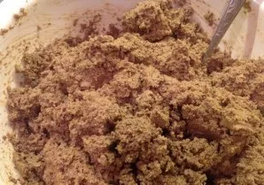 Sumaišykite visus ingredientus iki vientisos masės.