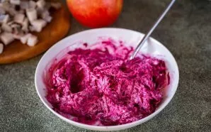 Viską sumaišykite šaukštu.